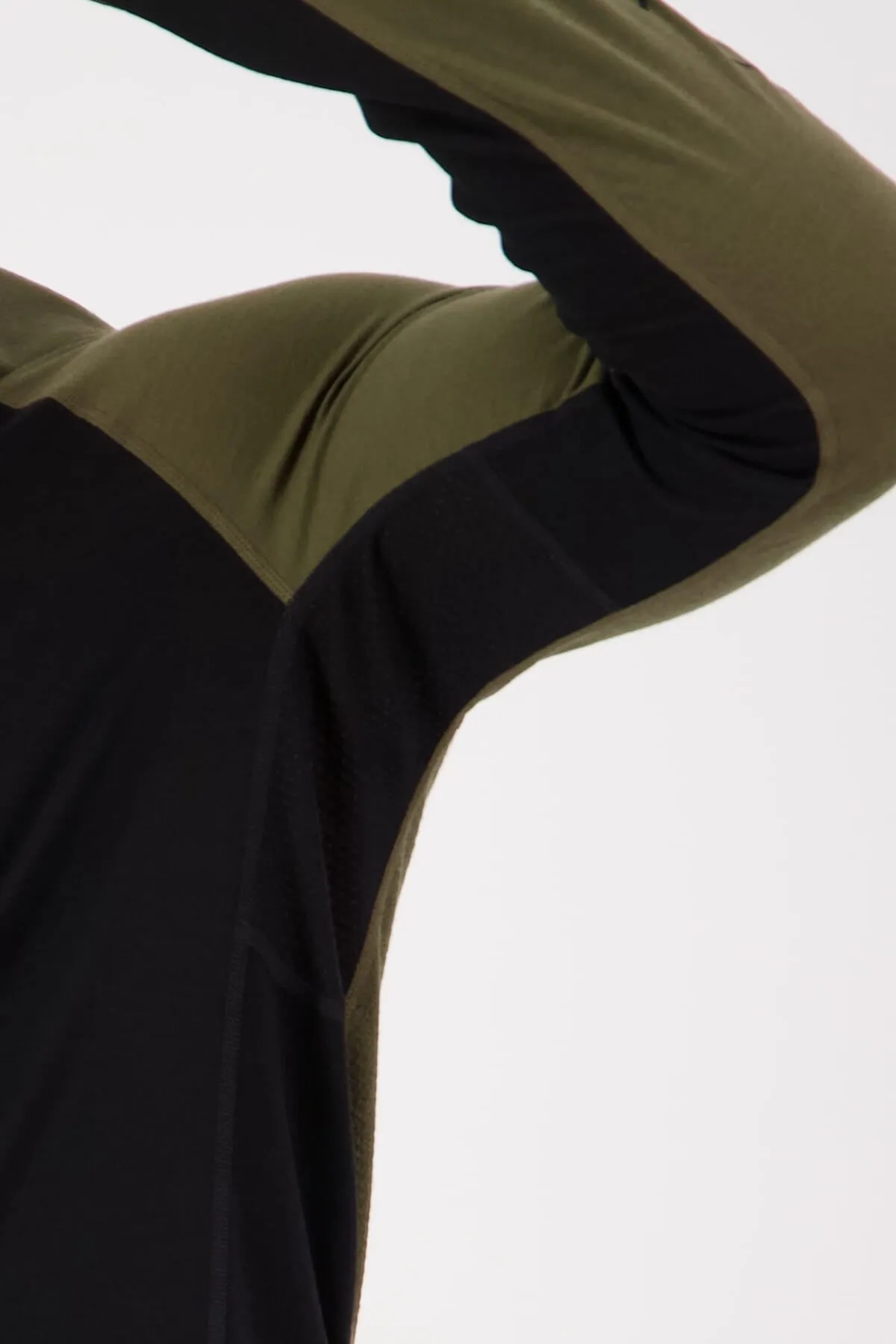 Temple Merino Long Sleeve - Dark Olive Black